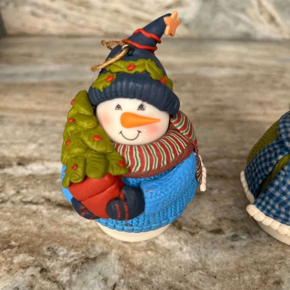Set Of 2 Light Up Snowman Christmas Ornaments Knit Pattern Coat & Scarfs